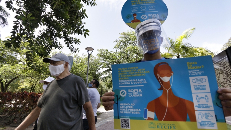 Prefeitura realiza campanha “Bora se Cuidar” em praias e parques de Recife