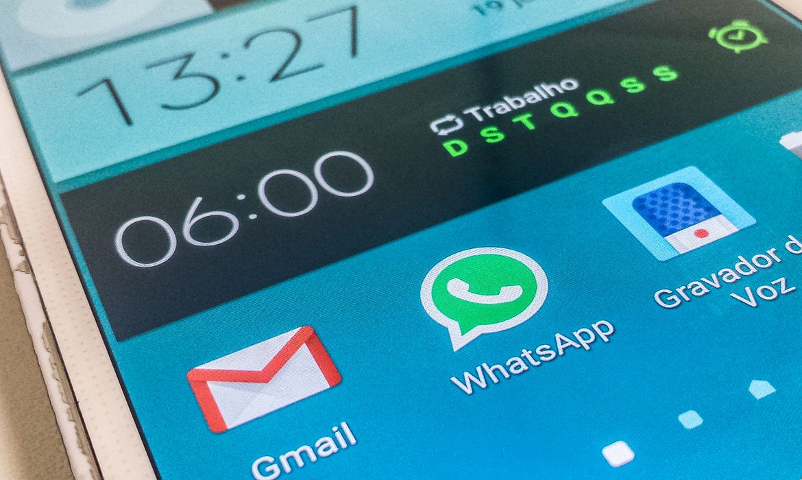 Banco Central prevê liberação do pagamento por WhatsApp em breve no país